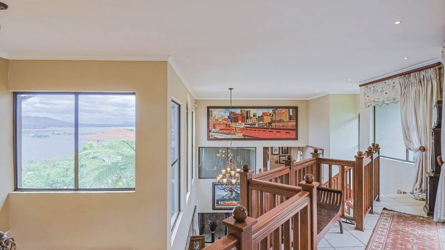 5 Bedroom Property for Sale in Birdwood Estate North West